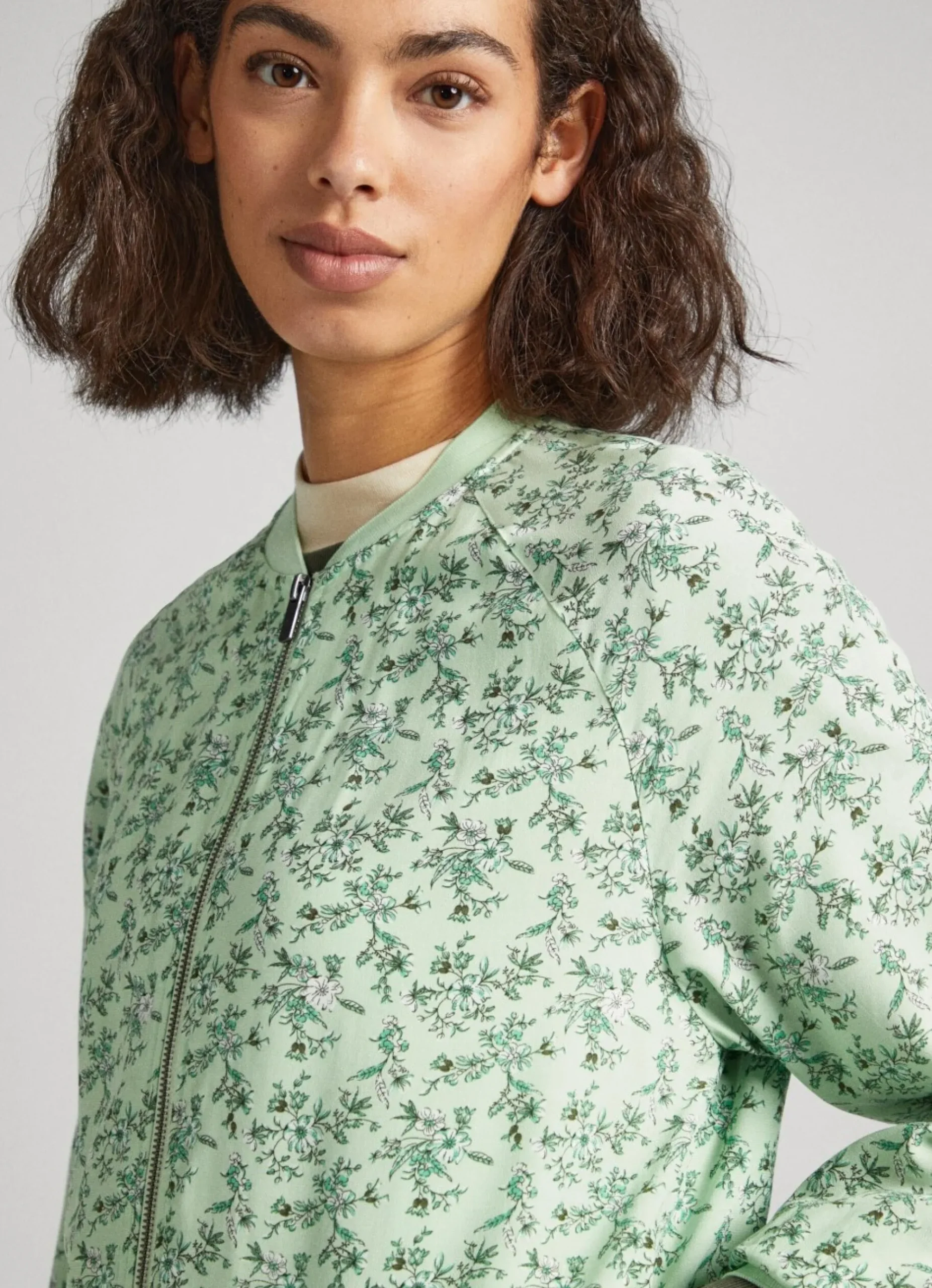 Mulher Pepe Jeans Malhas E Cardigans>Casaco Bomber Com Padrao Floral