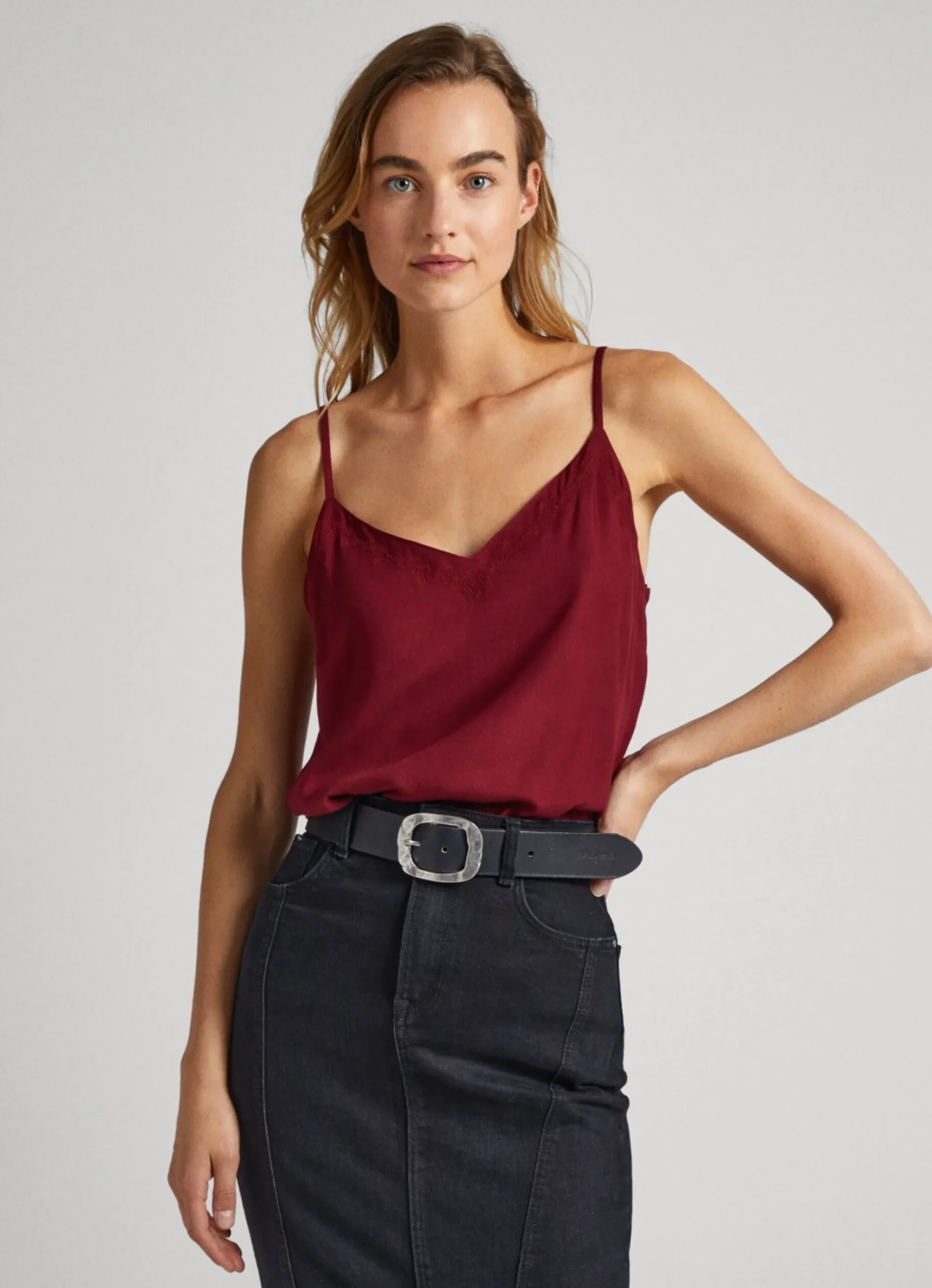 Mulher Pepe Jeans Camisas E Blusas>Top Com Decote Bordado